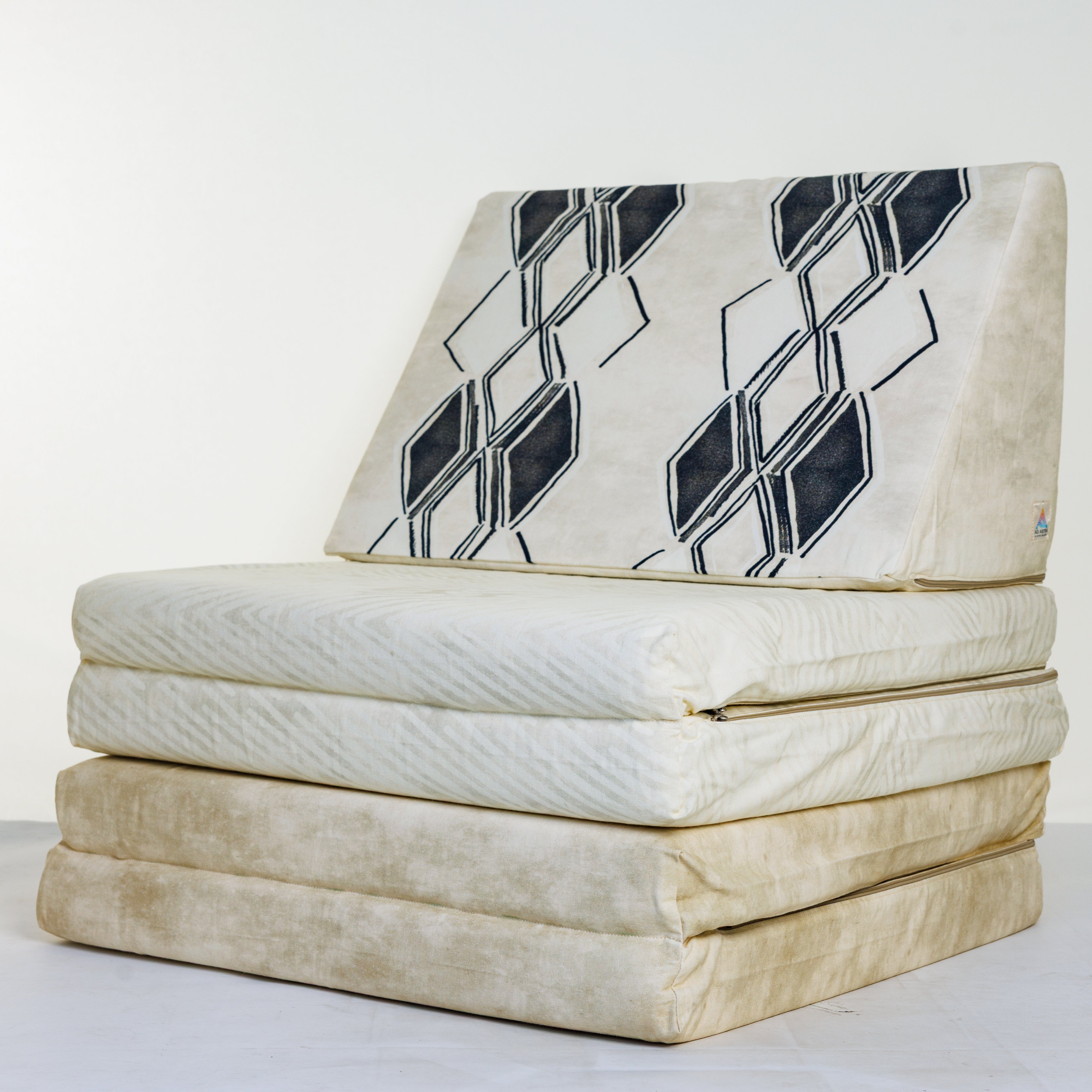 Luna Lounger Play Couch in Onyx